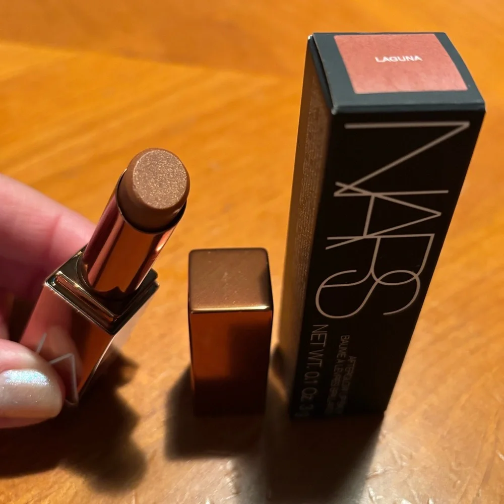 NARS Afterglow Lip Balm Laguna